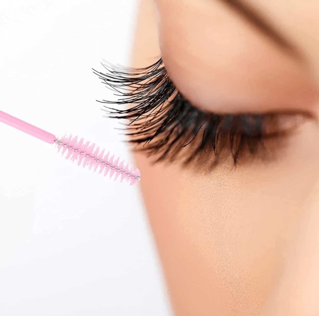 Lash brush